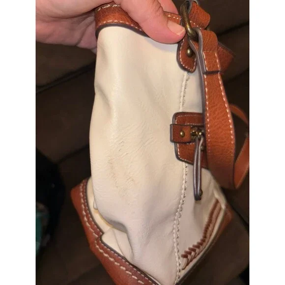 b.o.c. shoulder bag with a white body and brown accents - Picture 5 of 5